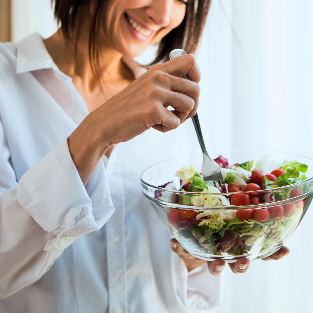 woman eating healthy